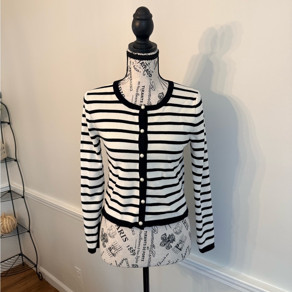 ZARA KNIT Black and White Striped Cardigan *READ